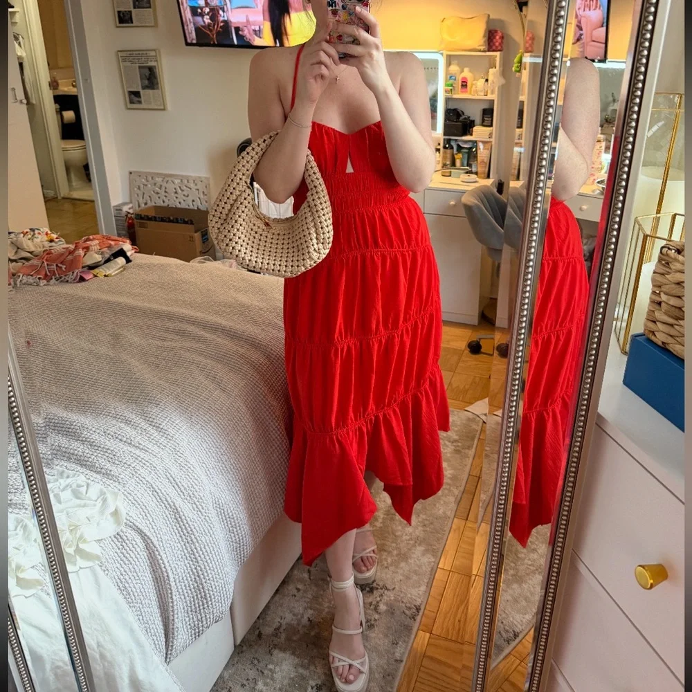 Red Dress - Picture 2 of 3